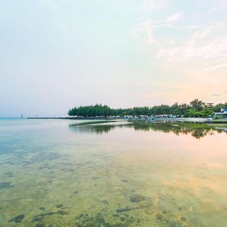 Guerilla Dive Lodge Pulau Pari Jakarta Exterior foto